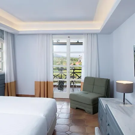 & 4* Eretria (Evia)