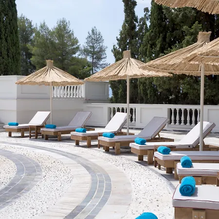 Zeus Hotel