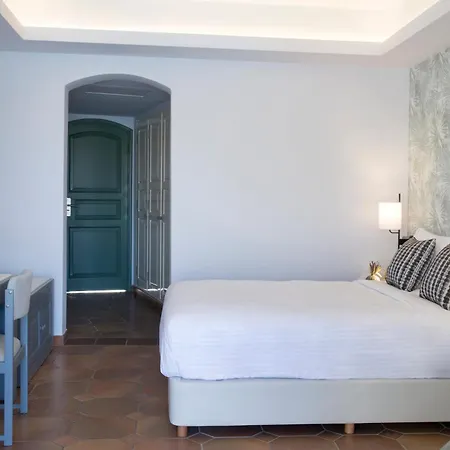 & Hotel Erétria