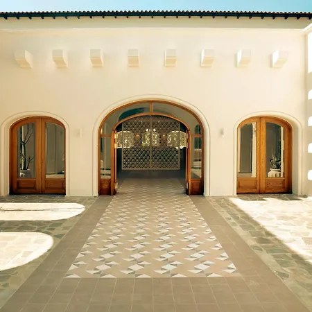 Zeus Hotel