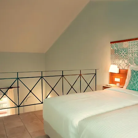 Zeus Hotel