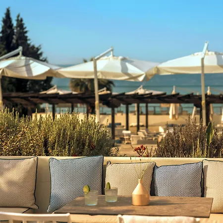 Zeus Hotel